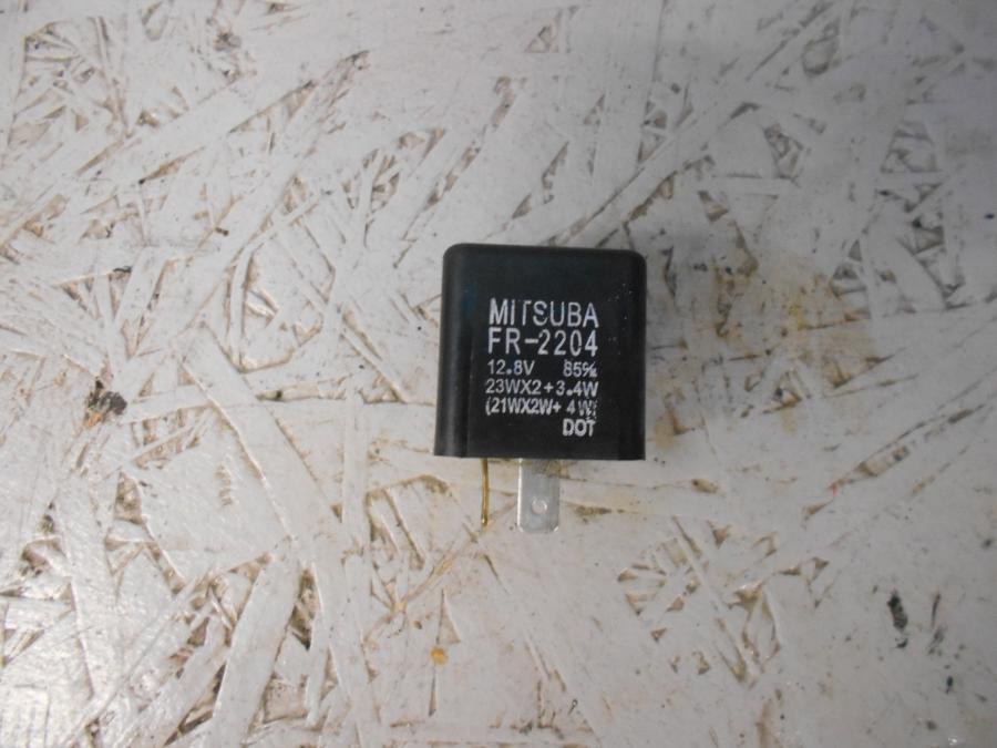 Framsidan på Blinkersrelä från en Honda CBR 125 R -2006 motorcykel.