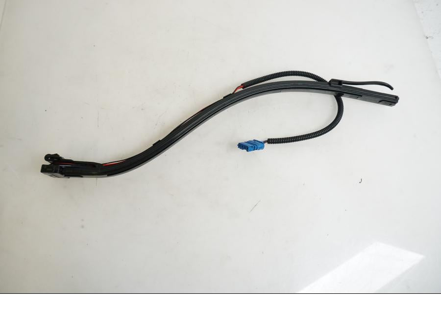 Baksidan på Bensinnivågivare från en BMW K 1200 S -2007 motorcykel.