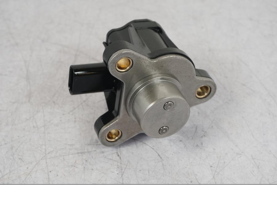 Vänster sida på Solenoid från en BMW R 1250 GS -2023 motorcykel.