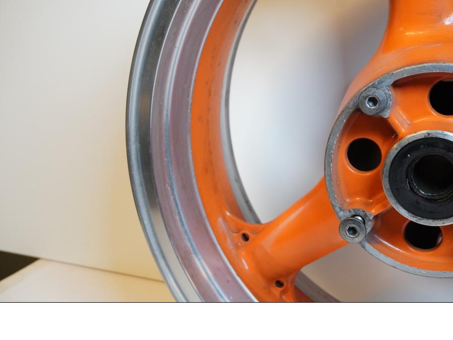 Extrabild4 på Fälg från en Kawasaki Z 1000 -2003 motorcykel.