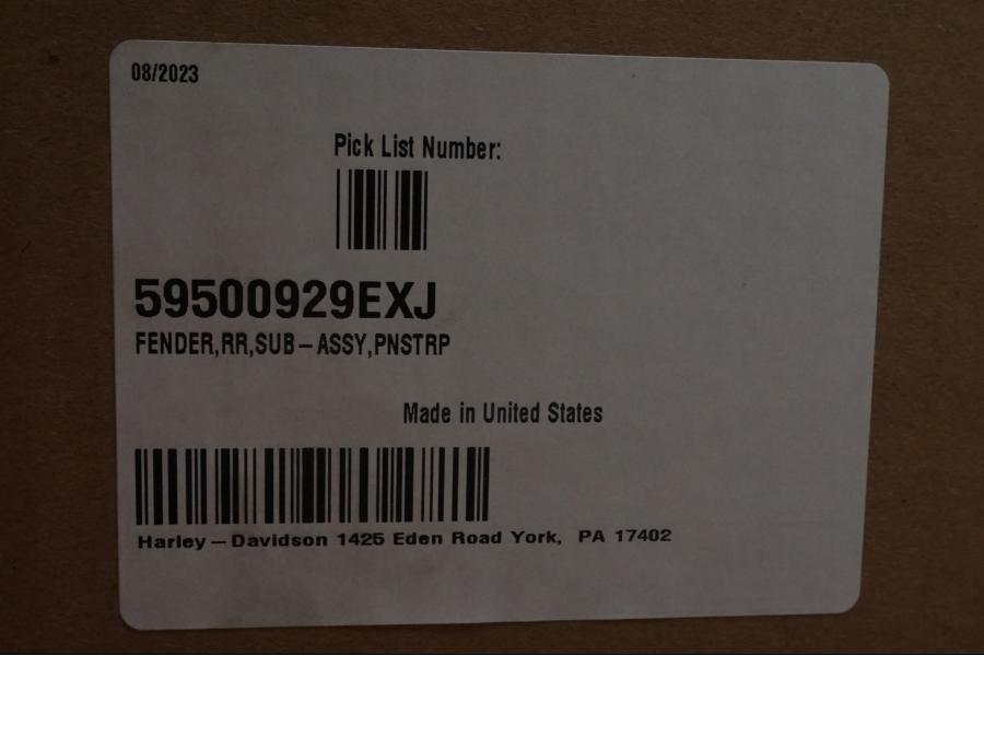 Extrabild3 på Bakskärm från en H-D FLHC -2023 motorcykel.