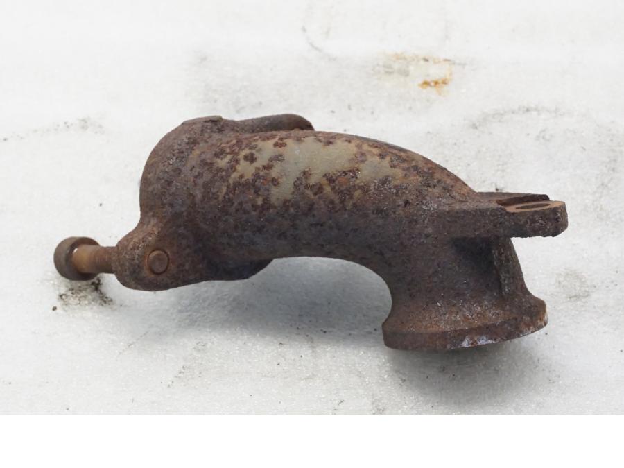 Baksidan på Grenrör från en Yamaha XVS 650 -1999 motorcykel.