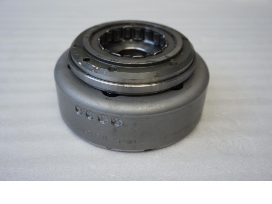 Höger sida pÄ Generator frÄn en Honda CBR 600 -2000 motorcykel.