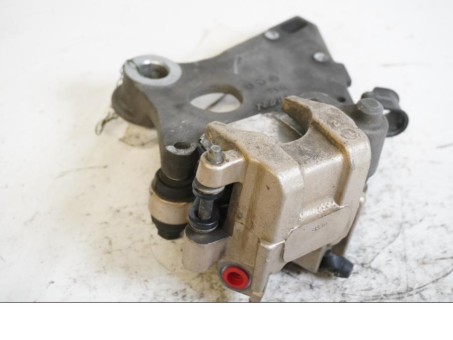 Höger sida på Bromsok från en Honda CB 600 Hornet -1998 motorcykel.