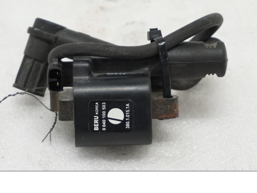 Framsidan på Tändspole från en Ducati Monster 696 -2010 motorcykel.