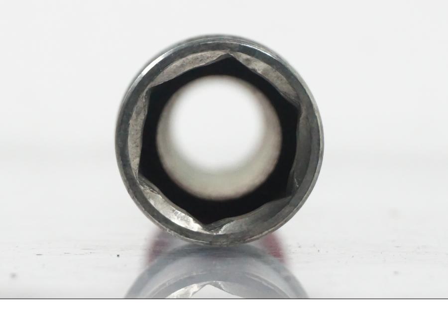 Vänster sida på Axel från en MV Agusta Dragster -2014 motorcykel.