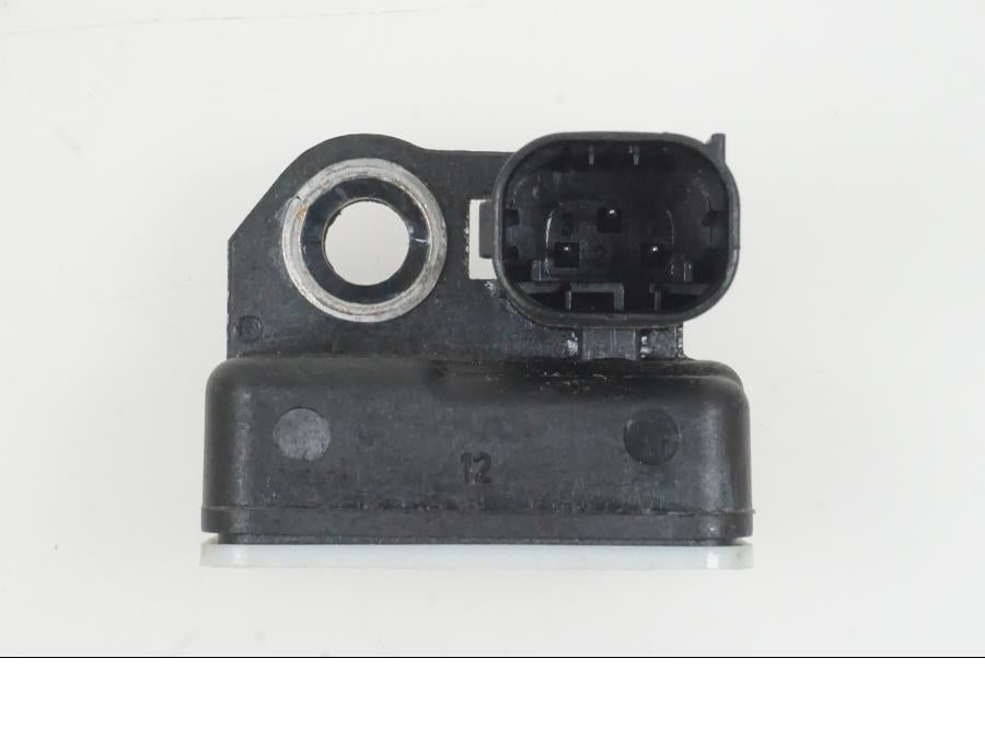 Vänster sida på Acceleration Sensor från en KTM 1290 Super Duke -2019 motorcykel.