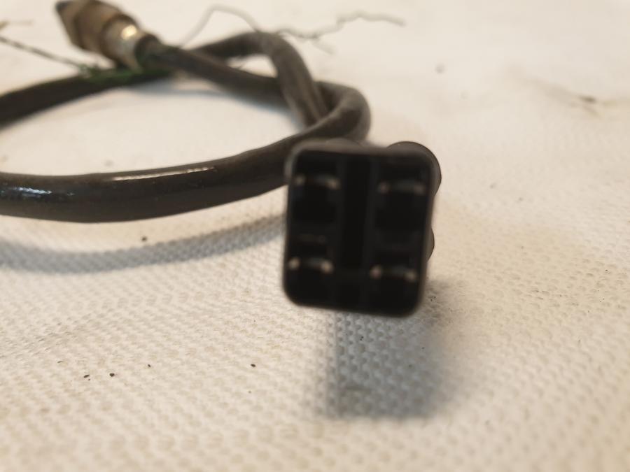 Baksidan på Lambdasond från en Kawasaki Z 125 -2019 motorcykel.