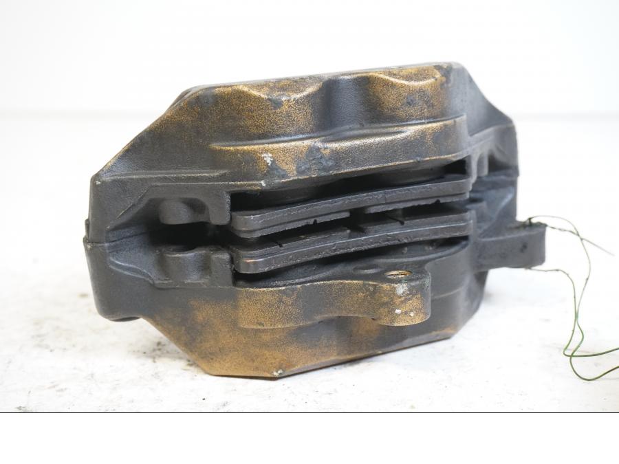 Höger sida på Bromsok från en Honda CBR 900 RR -2003 motorcykel.