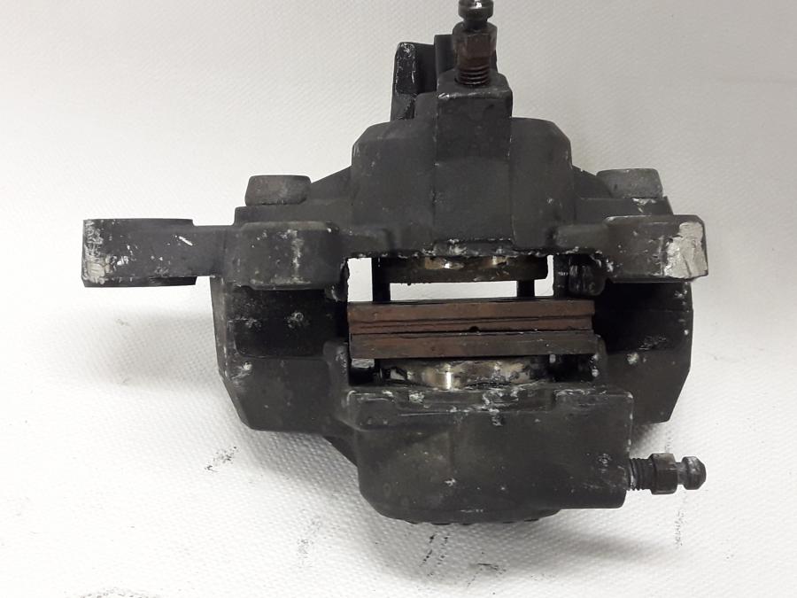 Baksidan på Bromsok från en Suzuki GSX-R 600 -1998 motorcykel.