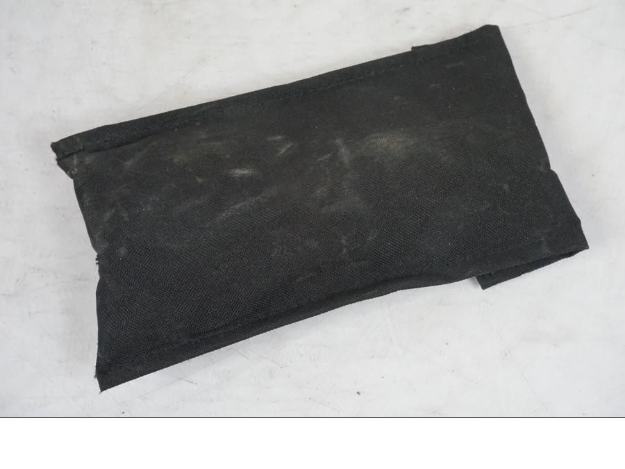 Snett uppifrån på Verktyg från en Kawasaki ER-6N -2016 motorcykel.