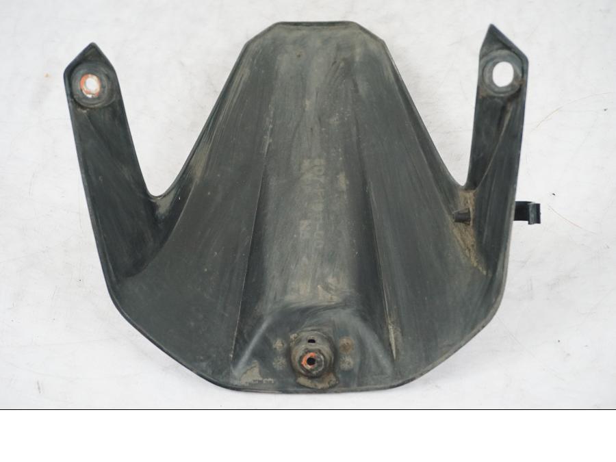 Snett nerifrån på Svingskärm från en Yamaha MT 125 -2017 motorcykel.