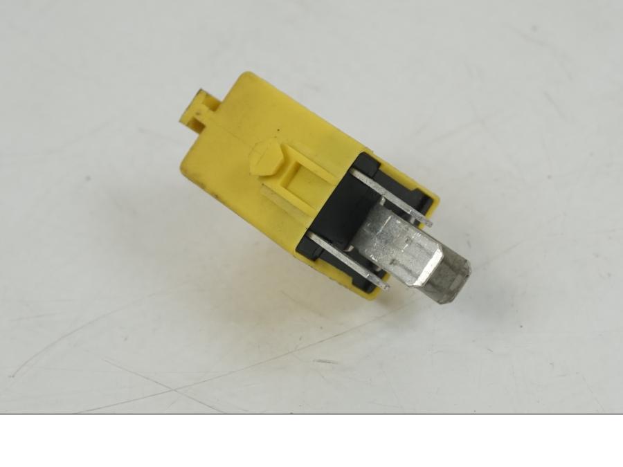 Extrabild2 på Relä från en BMW F 650 CS -2002 motorcykel.