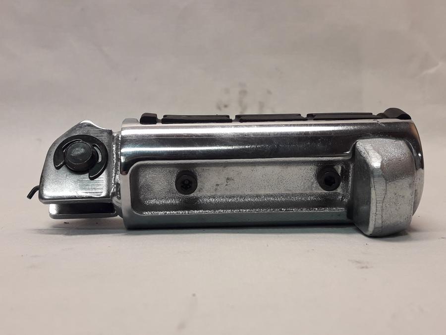 Baksidan på Fotpinne från en Kawasaki VN 1500 Mean Streak -2003 motorcykel.