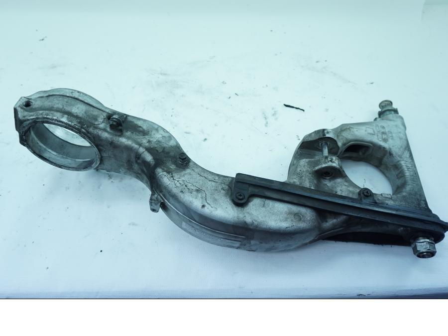 Snett nerifrÄn pÄ Sving frÄn en Honda VFR 750 -1992 motorcykel.