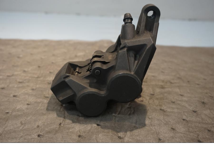 Baksidan på Bromsok från en Yamaha FJR 1300 -2004 motorcykel.