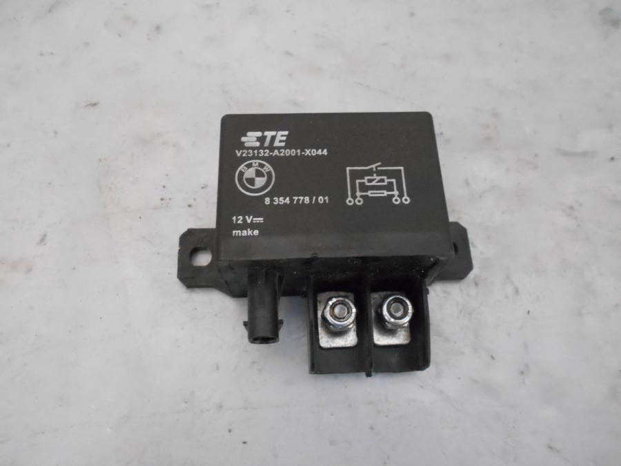 Framsidan på Startrelä från en BMW R 1200 GSA -2018 motorcykel.