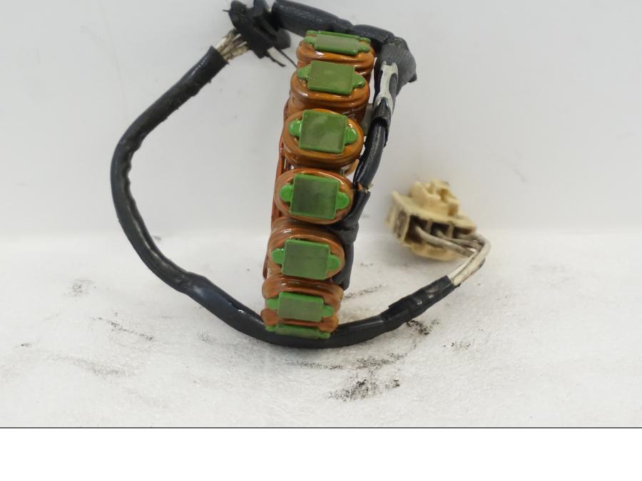 Höger sida pÄ Generator frÄn en Aprilia RSV 1000 -2010 motorcykel.