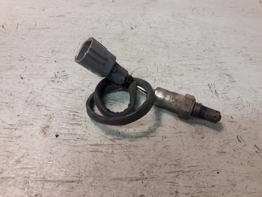 Framsidan på Lambdasond från en Kawasaki GTR 1400 -2012 motorcykel.