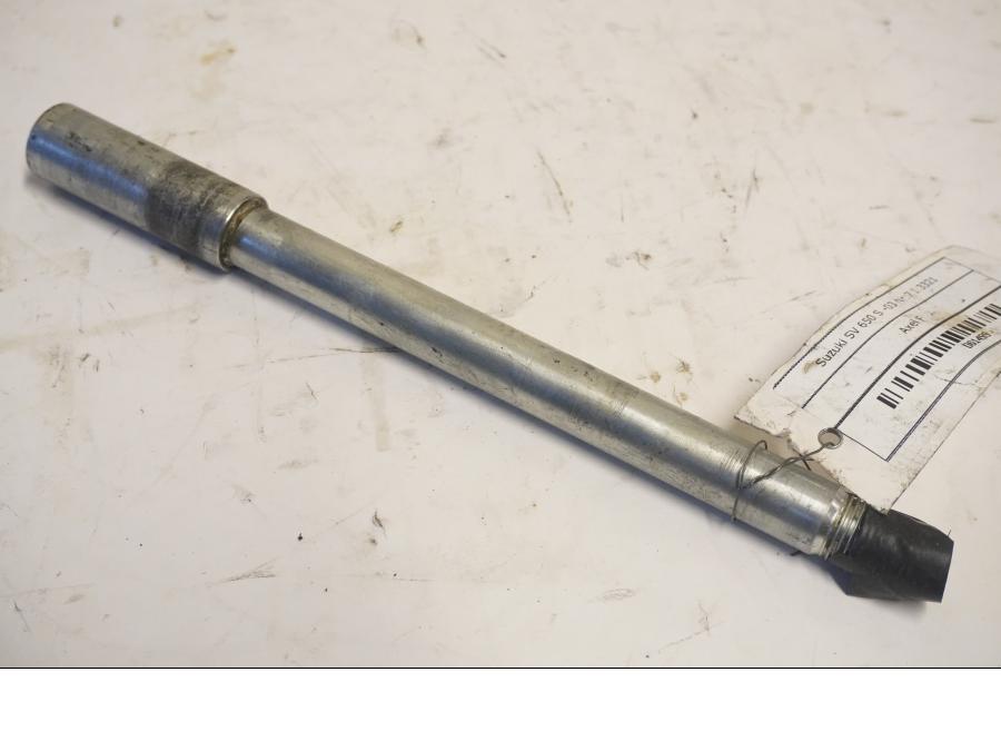 Framsidan på Axel från en Suzuki SV 650 -2003 motorcykel.