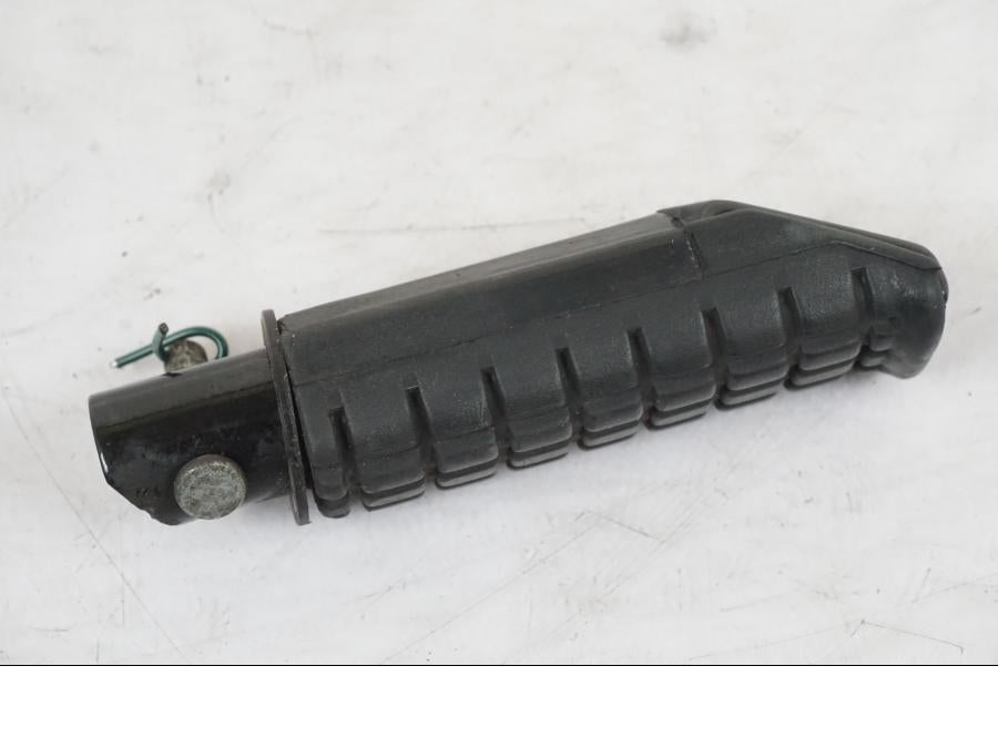 Vänster sida på Fotpinne från en Honda CB 750 -1996 motorcykel.