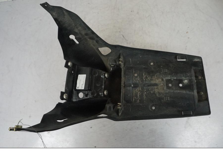 Extrabild1 på Bakskärm från en BMW R 850 R -2004 motorcykel.