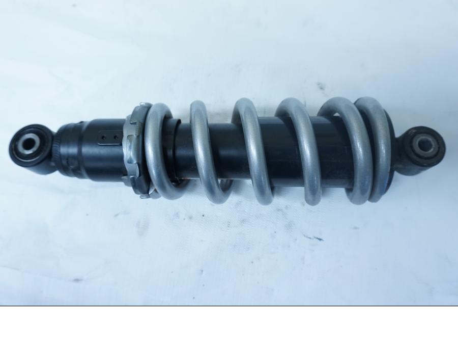 Baksidan på Stötdämpare från en Kawasaki Ninja 650 -2018 motorcykel.