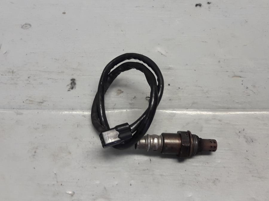 Framsidan på Lambdasond från en Kawasaki Z 1000 -2013 motorcykel.