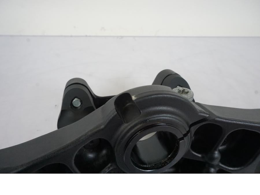 Extrabild1 på Gaffelkrona från en KTM 1290 Super Duke -2019 motorcykel.