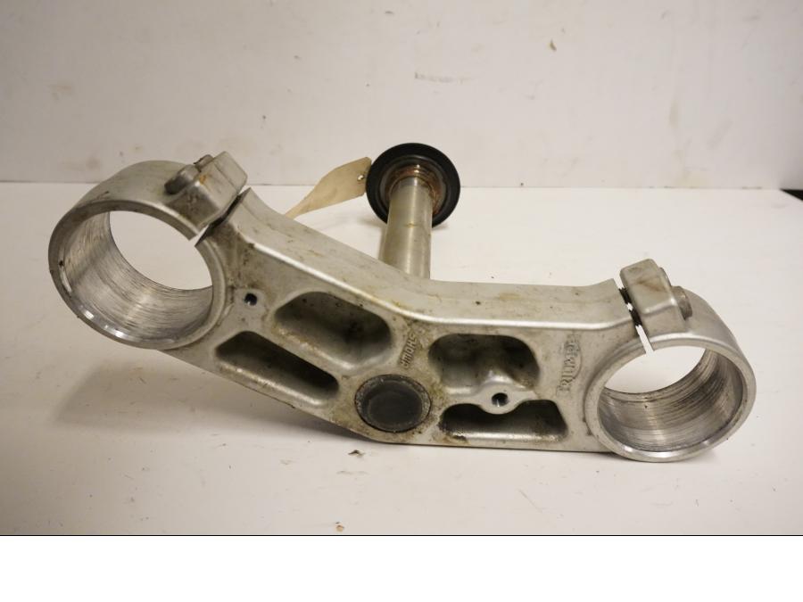 Baksidan på Gaffelkrona från en Triumph Tiger -2007 motorcykel.