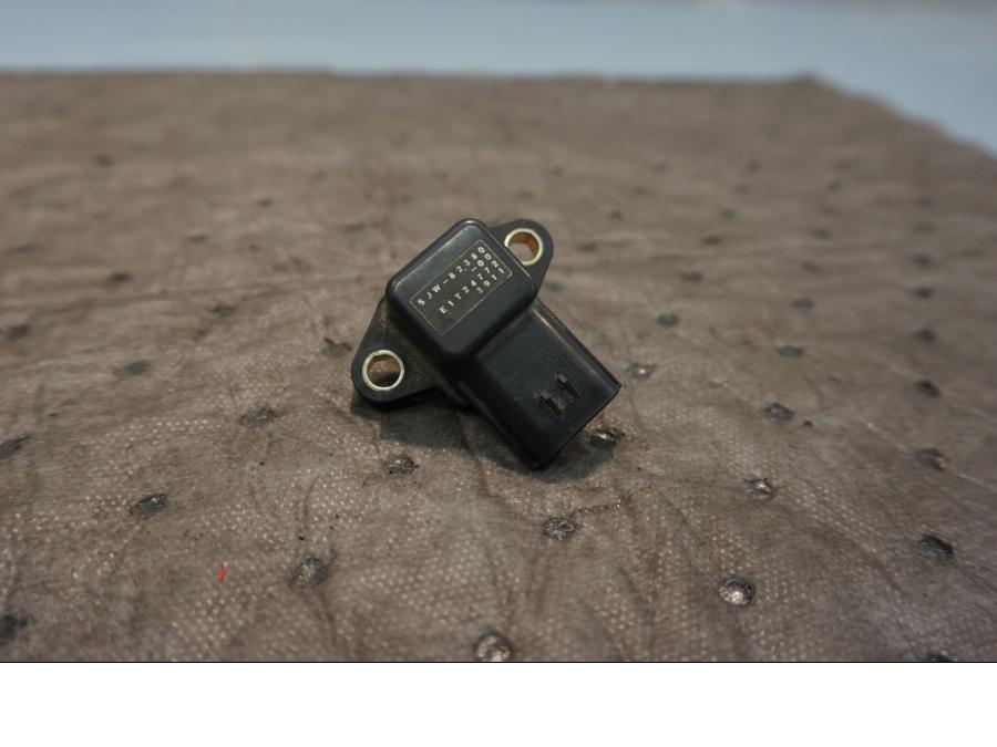 Framsidan på Mapsensor från en Yamaha FJR 1300 -2004 motorcykel.