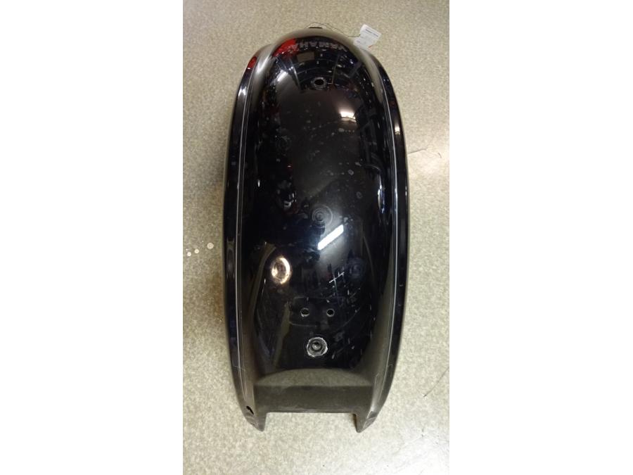 Vänster sida på Bakskärm från en Yamaha XVS 1100 -2000 motorcykel.