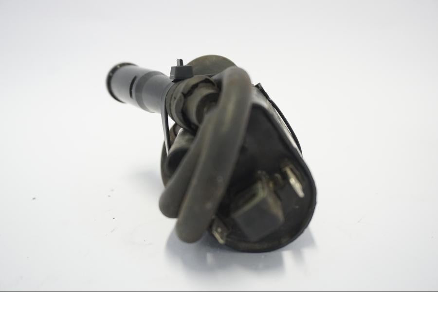 Vänster sida på Tändspole från en Suzuki GSX-R 750 -1992 motorcykel.