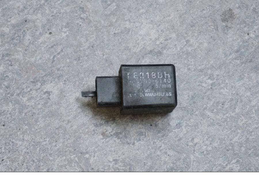 Framsidan på Blinkersrelä från en Kawasaki ZX-10R -2008 motorcykel.