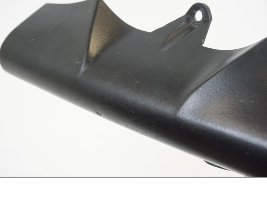 Snett uppifrån på Blinkersfäste från en Suzuki VL 1500 -1999 motorcykel.