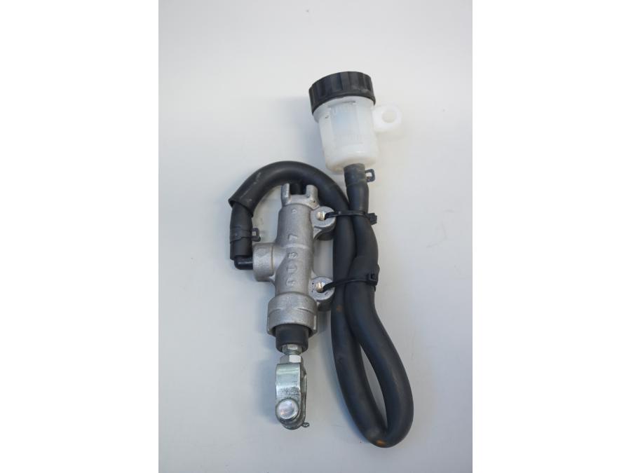 Framsidan på Bromshuvudcylinder från en Kawasaki Versys 1000 -2015 motorcykel.