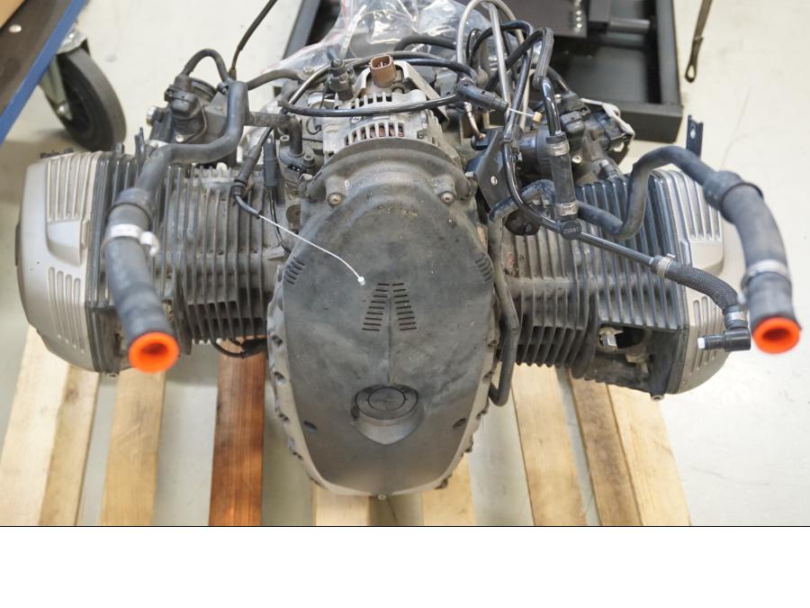 Framsidan på Motorpaket från en BMW R 1200 GSA -2011 motorcykel.