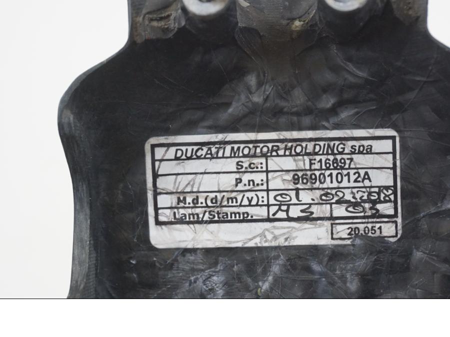 Snett uppifrån på Dekorkåpa från en Ducati 899 Panigale -2015 motorcykel.