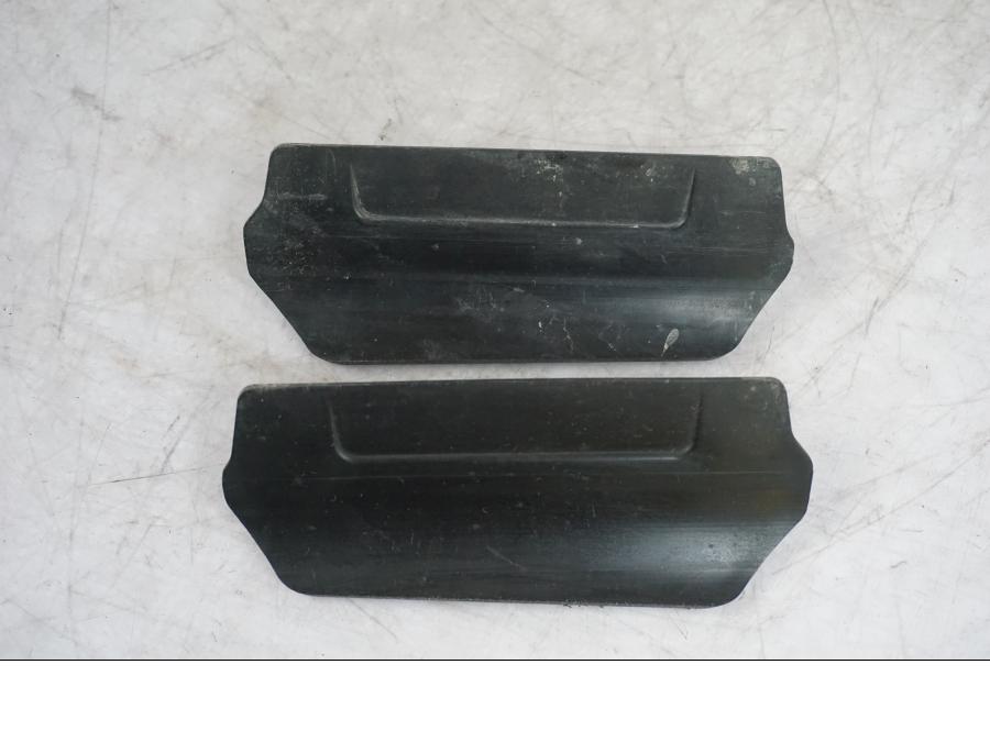 Vänster sida på Gaffelbensskydd från en Triumph Tiger -2009 motorcykel.