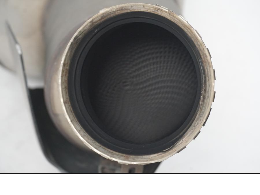 Extrabild6 på Ljuddämpare från en Ducati Hyperstrada -2013 motorcykel.