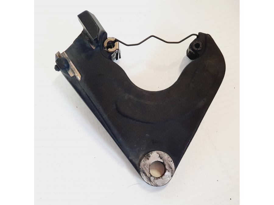 Vänster sida på Bromsoksfäste från en H-D Sportster 1200 XL1200C -1998 motorcykel.