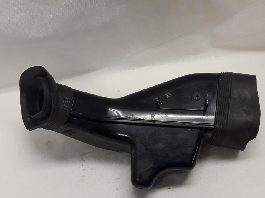Höger sida på Luftrör från en Suzuki GSX-R 600 -1998 motorcykel.