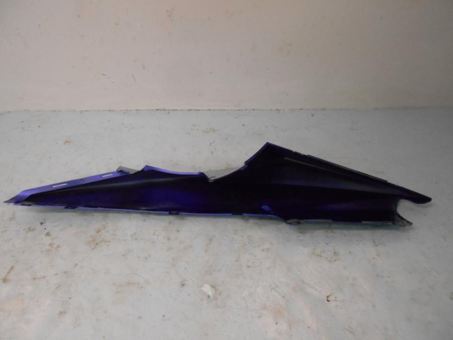 Höger sida på Bakvinge från en Yamaha YZF-R 125 -2012 motorcykel.