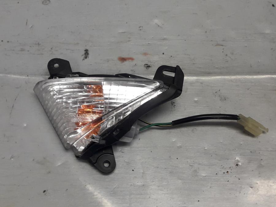 Framsidan på Blinkers från en Kawasaki Z 1000 -2013 motorcykel.