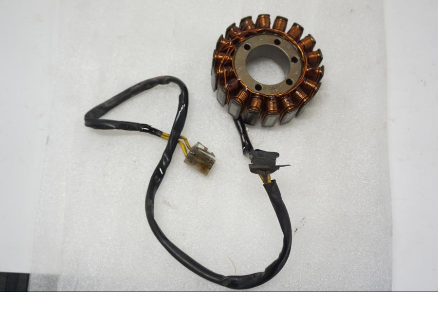 Baksidan pÄ Generator frÄn en Ducati Monster 696 -2010 motorcykel.