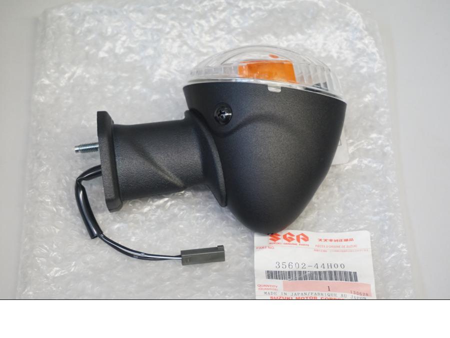 Baksidan på Blinkers från en Suzuki SFV 650 A Gladius -2010 motorcykel.