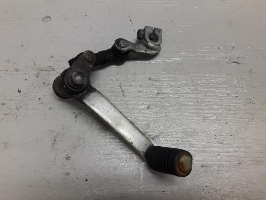 Framsidan på Växelpedal från en Honda CBR 1000 F -1999 motorcykel.