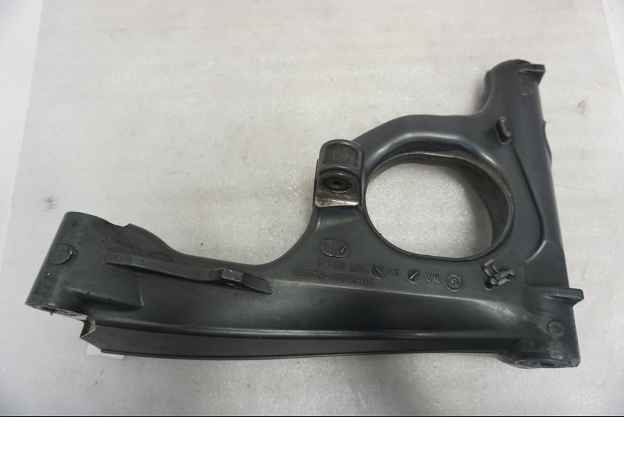 Vänster sida på Sving från en BMW K 1300 R -2011 motorcykel.