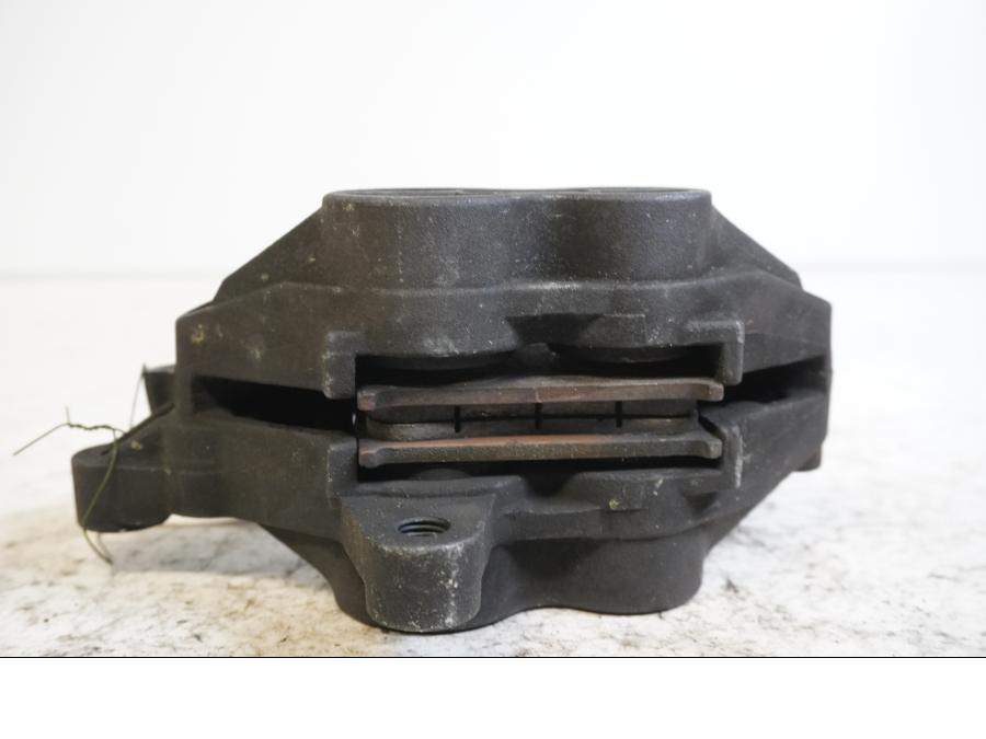 Höger sida pÄ Bromsok frÄn en Triumph Speed Triple -1997 motorcykel.