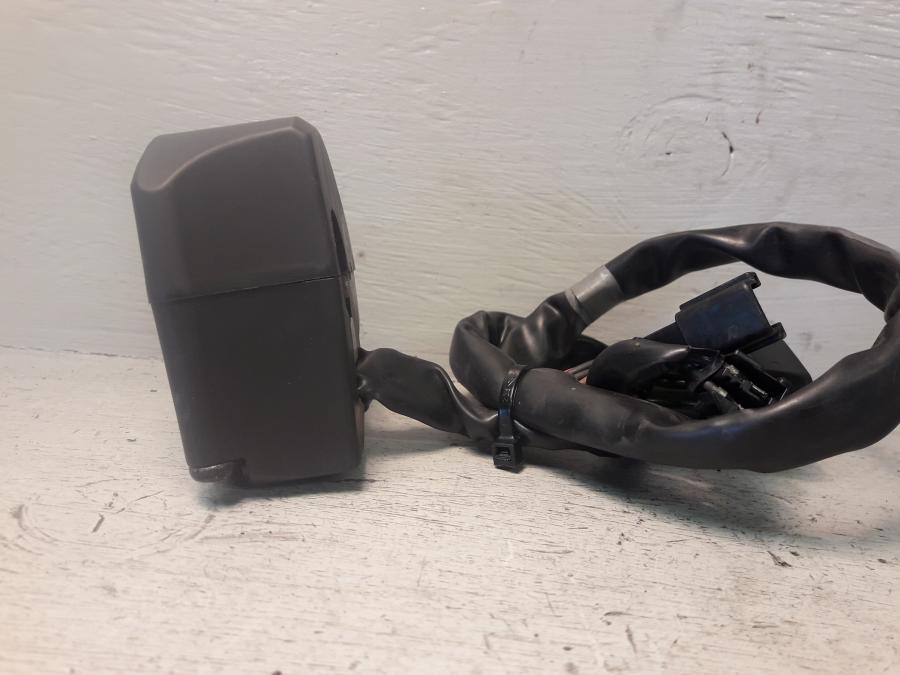 Baksidan på Styrelreglage från en Kawasaki ZX-6R -2008 motorcykel.